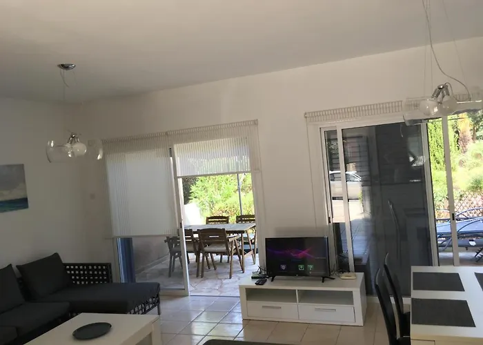 Feriehus Limnaria Kato - Wonderful Near The And Facilities Paphos