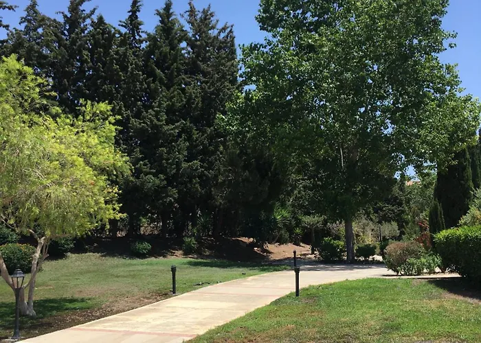 Limnaria Kato - Wonderful Near The And Facilities *