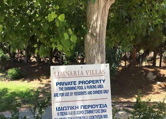 Limnaria Kato - Wonderful Near The And Facilities Feriehus Paphos